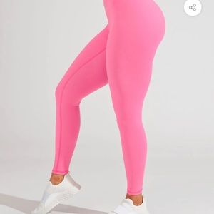 NWOT BUFFBUNNY LEGGINGS